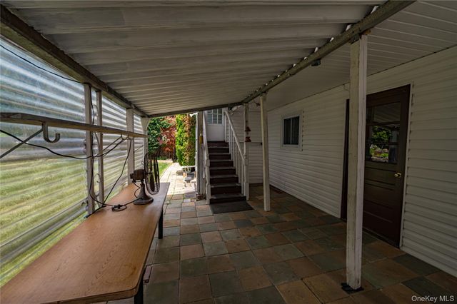 4 Bowman Lane, Kings Park, NY 11754