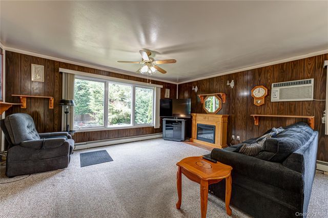 4 Bowman Lane, Kings Park, NY 11754