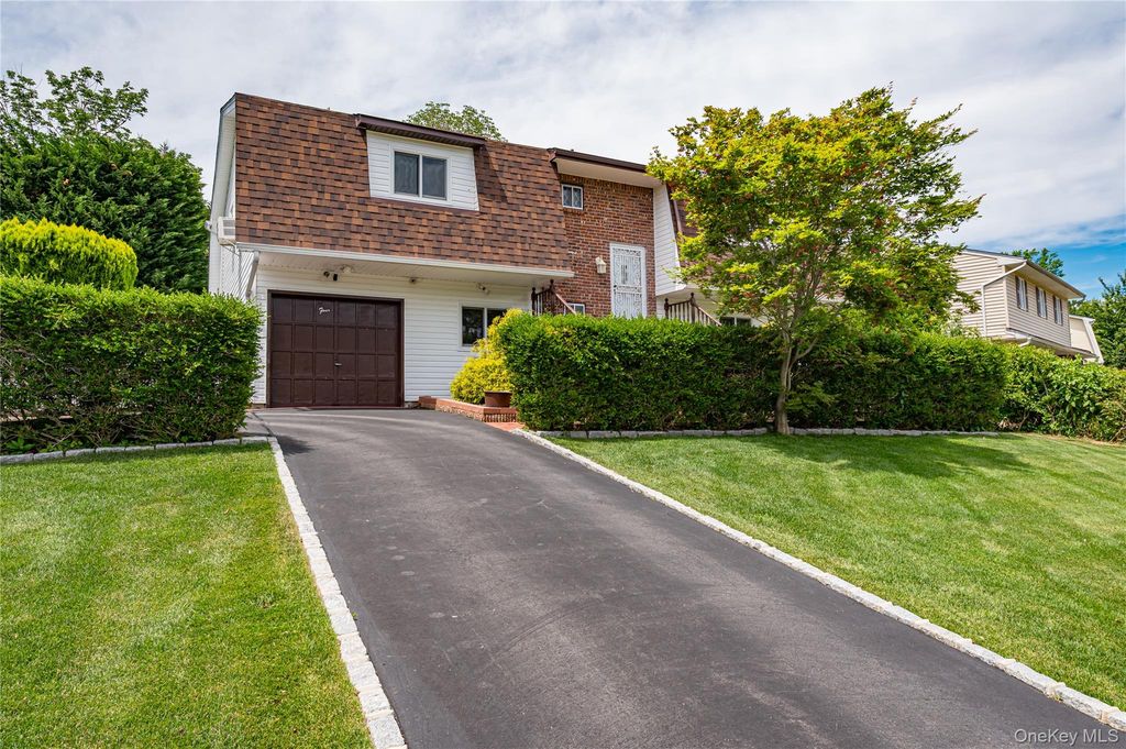 4 Bowman Lane, Kings Park, NY 11754