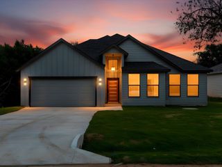 5105 Waterbury Court, Granbury, TX 76048