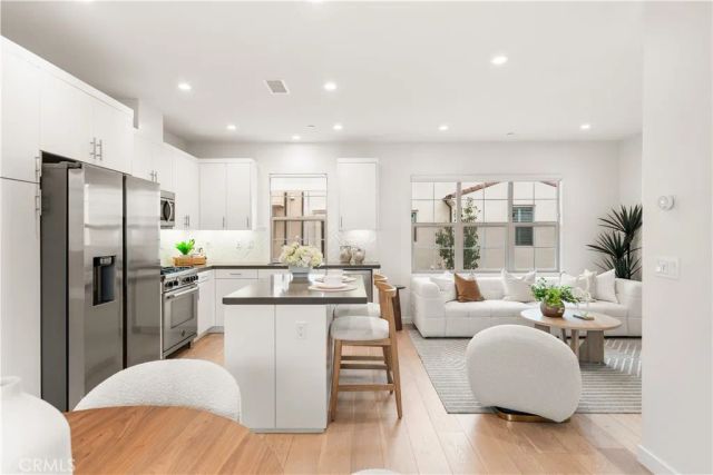 184 Elkhorn, Irvine, CA 92618