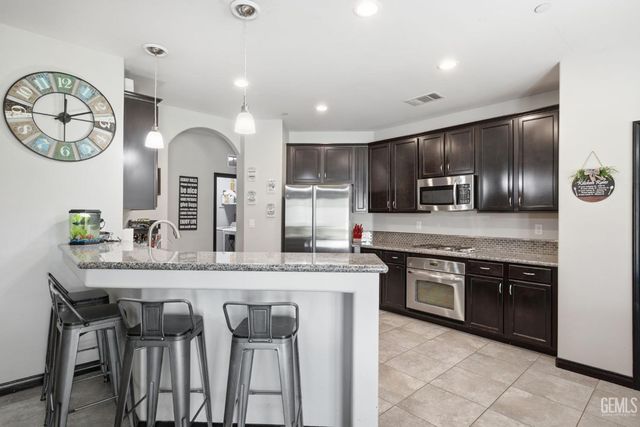 6327 Ristow Court, Bakersfield, CA 93312