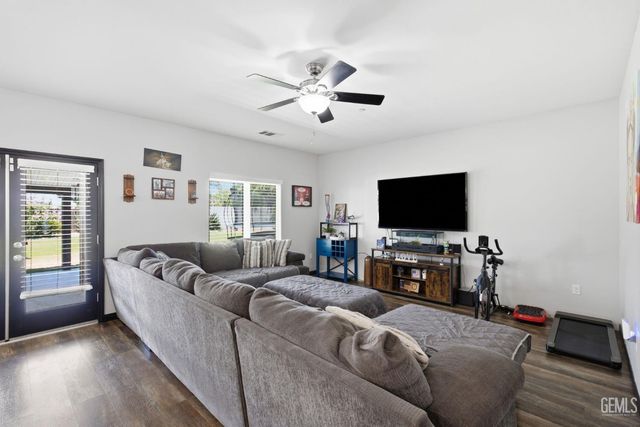 6327 Ristow Court, Bakersfield, CA 93312