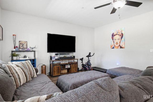 6327 Ristow Court, Bakersfield, CA 93312