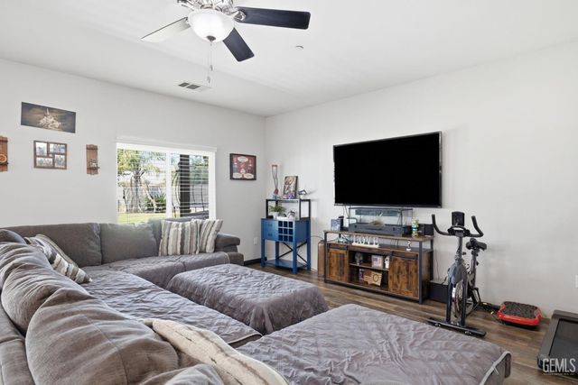 6327 Ristow Court, Bakersfield, CA 93312