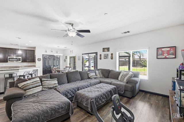 6327 Ristow Court, Bakersfield, CA 93312
