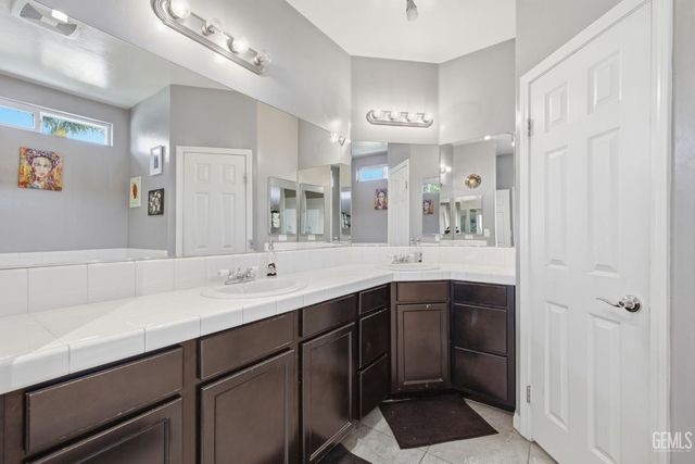 6327 Ristow Court, Bakersfield, CA 93312