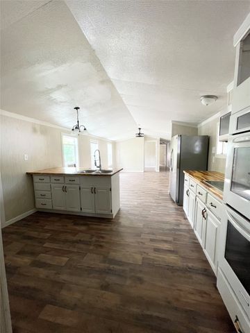 433 Capricorn Drive, Granbury, TX 76049