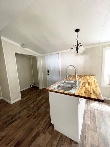 433 Capricorn Drive, Granbury, TX 76049