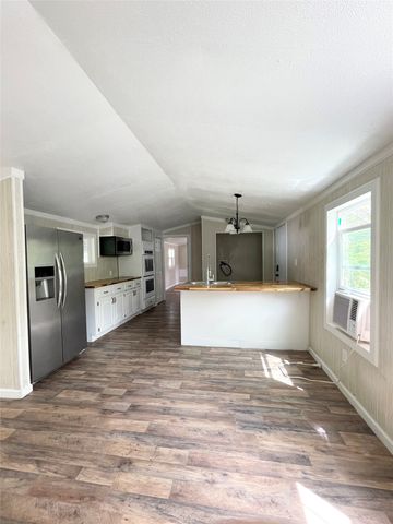 433 Capricorn Drive, Granbury, TX 76049