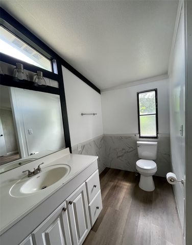 433 Capricorn Drive, Granbury, TX 76049