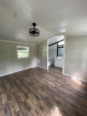 433 Capricorn Drive, Granbury, TX 76049