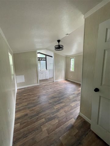 433 Capricorn Drive, Granbury, TX 76049