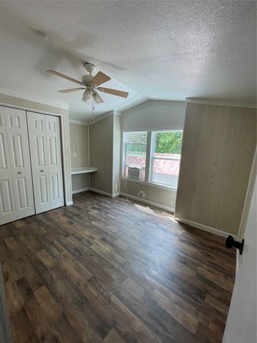 433 Capricorn Drive, Granbury, TX 76049