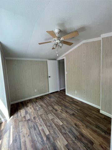 433 Capricorn Drive, Granbury, TX 76049