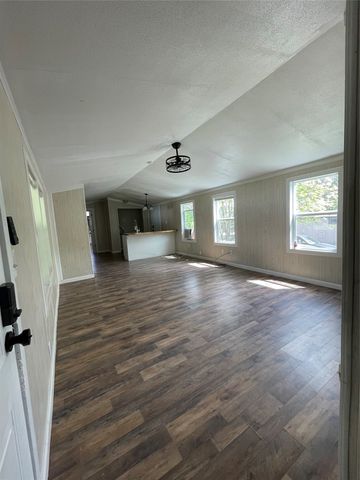 433 Capricorn Drive, Granbury, TX 76049