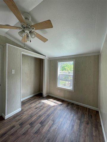 433 Capricorn Drive, Granbury, TX 76049