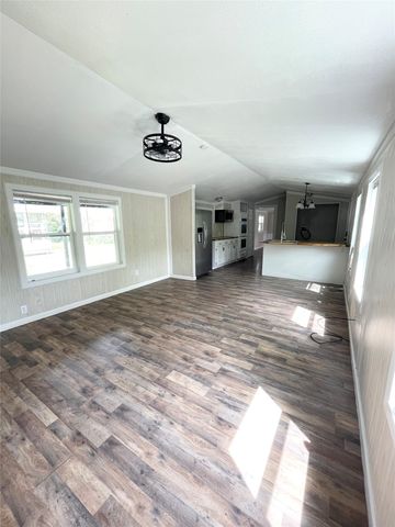 433 Capricorn Drive, Granbury, TX 76049