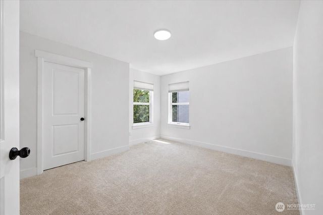 9330 Templeton Avenue SE, Snoqualmie, WA 98065