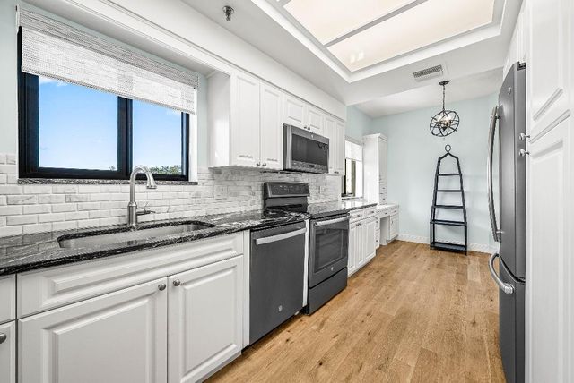 11370 Twelve Oaks Way 418, North Palm Beach, FL 33408