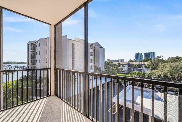 11370 Twelve Oaks Way 418, North Palm Beach, FL 33408