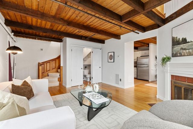 80 Wharf St K3, Salem, MA 01970