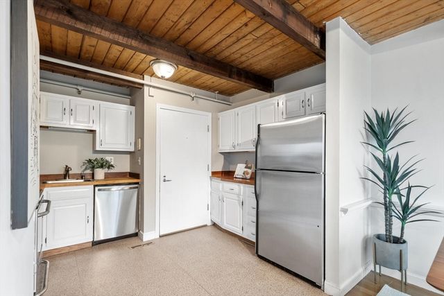 80 Wharf St K3, Salem, MA 01970