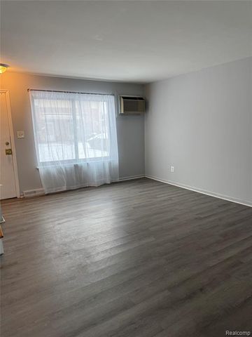 29270 Tessmer, Madison Heights, MI 48071