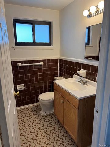 29270 Tessmer, Madison Heights, MI 48071