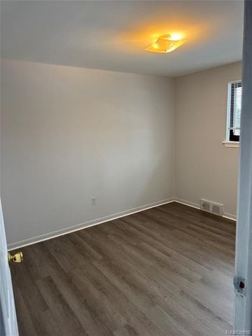 29270 Tessmer, Madison Heights, MI 48071