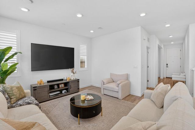 8080 Moongate Way, Roseville, CA 95747