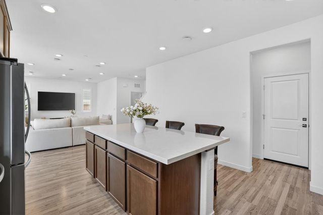 8080 Moongate Way, Roseville, CA 95747