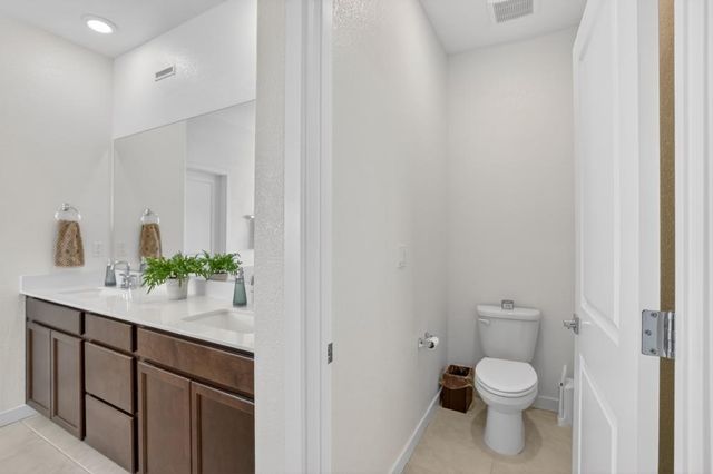 8080 Moongate Way, Roseville, CA 95747