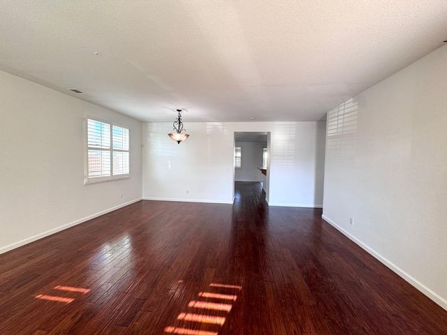 6619 Ponta Do Sol Way, Elk Grove, CA 95757