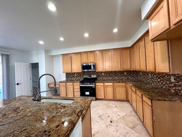 6619 Ponta Do Sol Way, Elk Grove, CA 95757