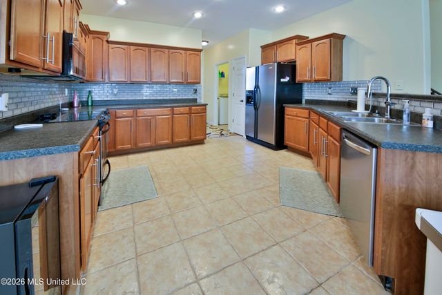 3800 Park Creek Drive, Southaven, MS 38672