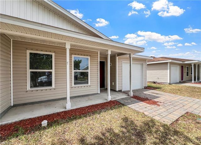 18303 Gibraltar LN, Lehigh Acres, FL 33936