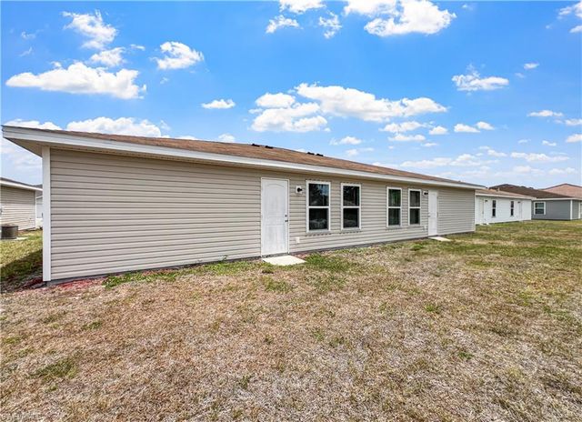 18303 Gibraltar LN, Lehigh Acres, FL 33936