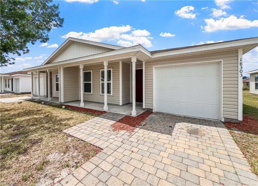 18303 Gibraltar LN, Lehigh Acres, FL 33936