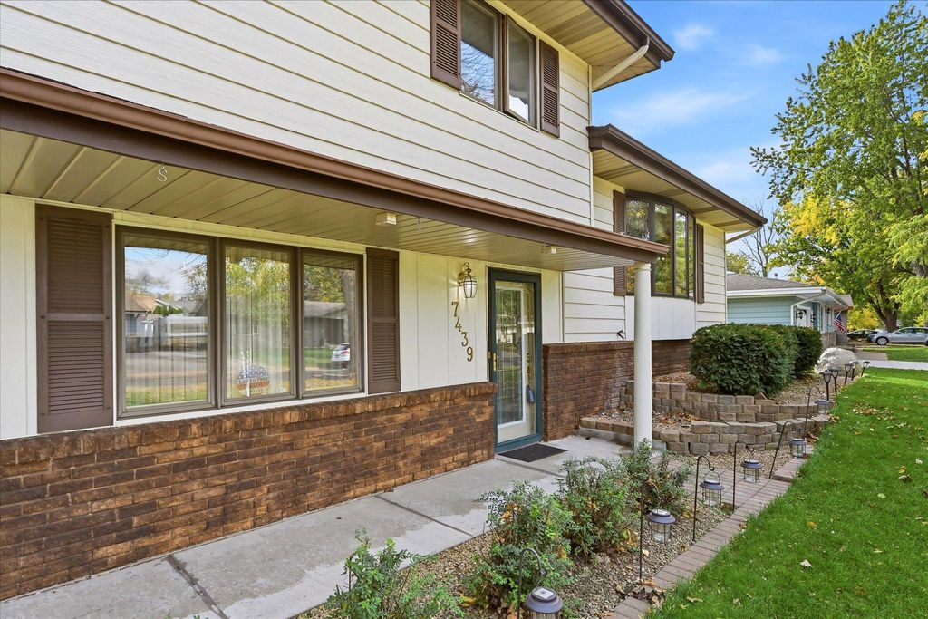 7439 Concerto Curve NE, Fridley, MN 55432 — photo 2