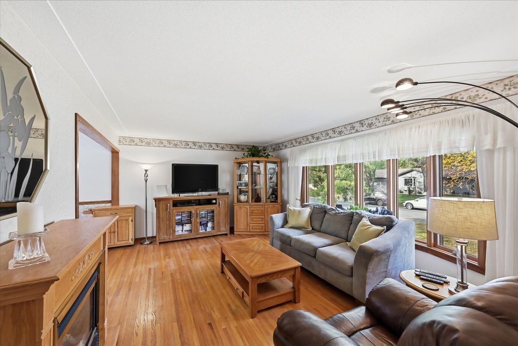 7439 Concerto Curve NE, Fridley, MN 55432 — photo 3