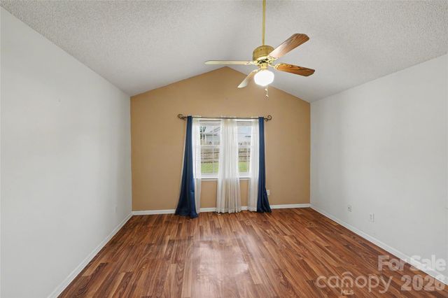 10439 Green Hedge Avenue, Charlotte, NC 28269