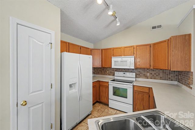 10439 Green Hedge Avenue, Charlotte, NC 28269