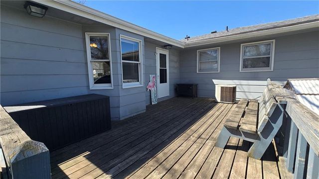 612 N Cedar Street, Cameron, MO 64429