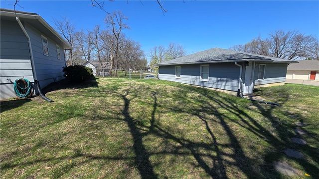 612 N Cedar Street, Cameron, MO 64429