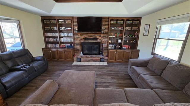 612 N Cedar Street, Cameron, MO 64429