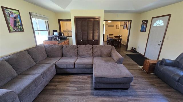 612 N Cedar Street, Cameron, MO 64429