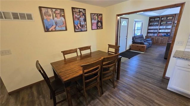 612 N Cedar Street, Cameron, MO 64429