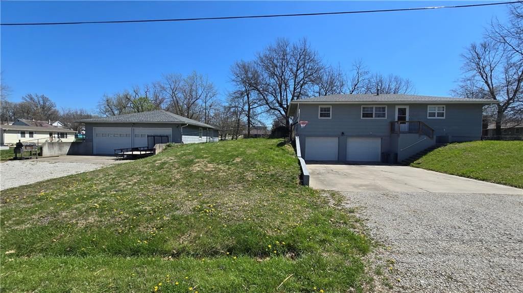 612 N Cedar Street, Cameron, MO 64429