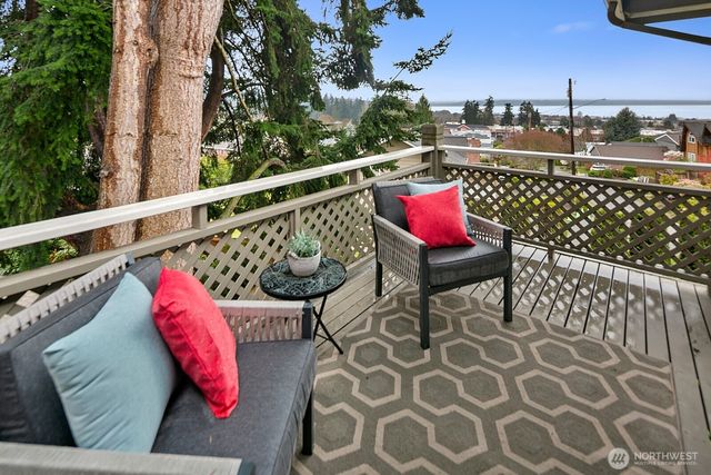 556 Holly Drive, Edmonds, WA 98020